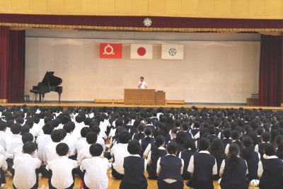 全校集会・着任式