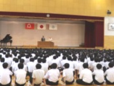 全校集会・着任式