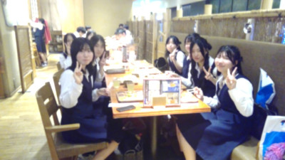 13夕食女子